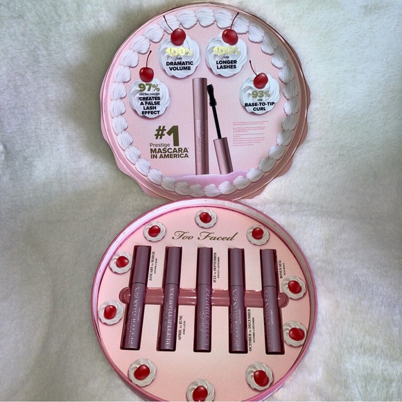 Too Faced Have your Cake Better Than Sex Mascara - Picture 4 of 5